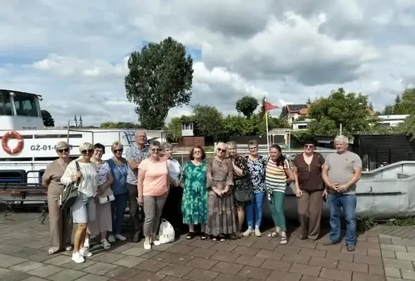 Seniorzy z Jasionówki i Słomianki z wizytą studyjną w Augustowie