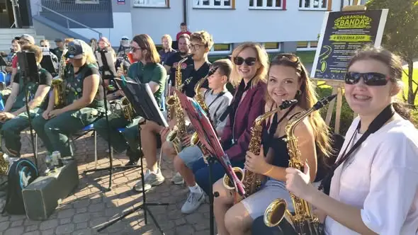 Międzynarodowa Orkiestra Dęta w Jasionówce: próby z estońską Popsid przed finałowymi koncertami