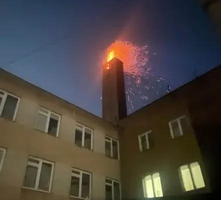 Pożar sadzy w szpitalu w Knyszynie. Interweniowały dwa zastępy straży
