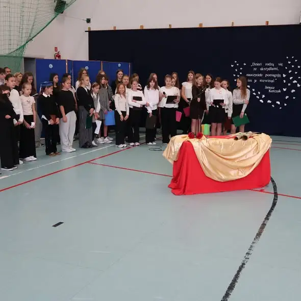 Dzień Edukacji Narodowej w szkole w Trzciannem – relacja z uroczystej akademii