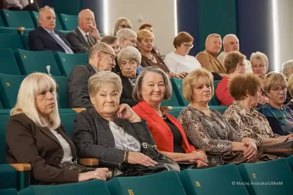 Dzień Edukacji Narodowej w Mońkach: burmistrz spotkał się z emerytowanymi nauczycielami