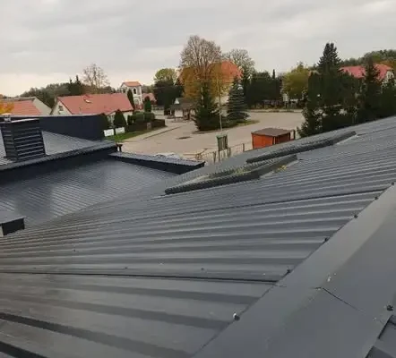 Zakończono modernizację biblioteki i garażu OSP w Dolistowie Starym